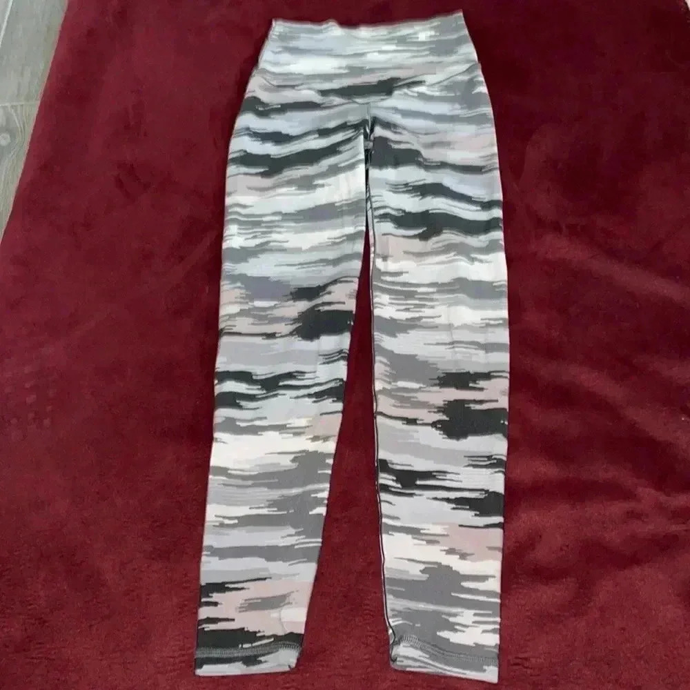 Aerie chill play move crop 23”